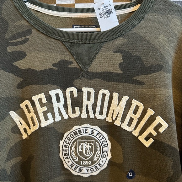 NWT Abercrombie & Fitch Men’s logo camo print sweatshirt green XL RETAILS $110 - Picture 2 of 4